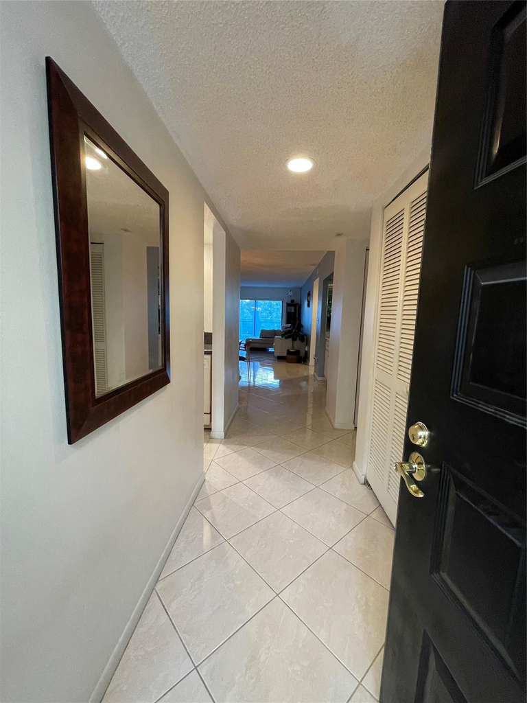 16141 Blatt Boulevard - Photo 7