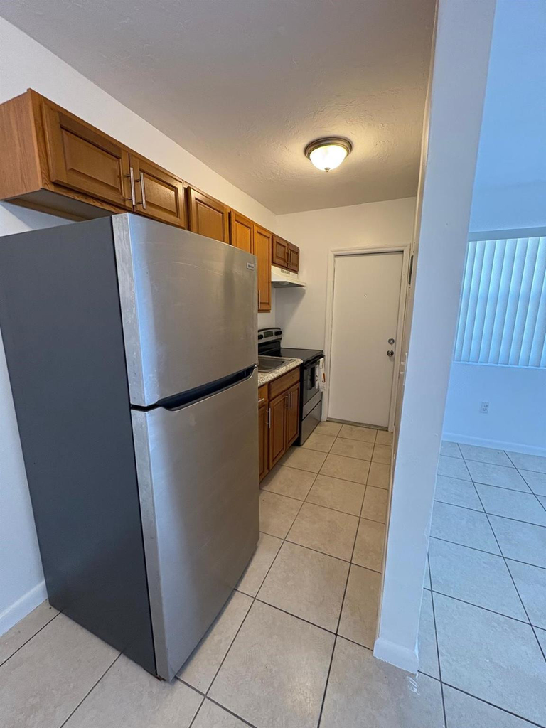 750 Nw 56th Street - Photo 2