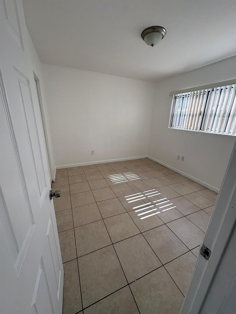 750 Nw 56th Street - Photo 3