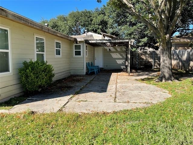 3563 South Drive - Photo 2