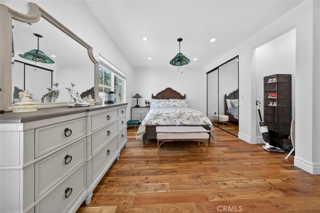 327 Vine - Photo 25