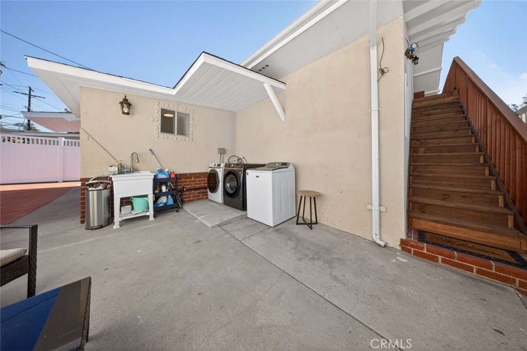 327 Vine - Photo 37