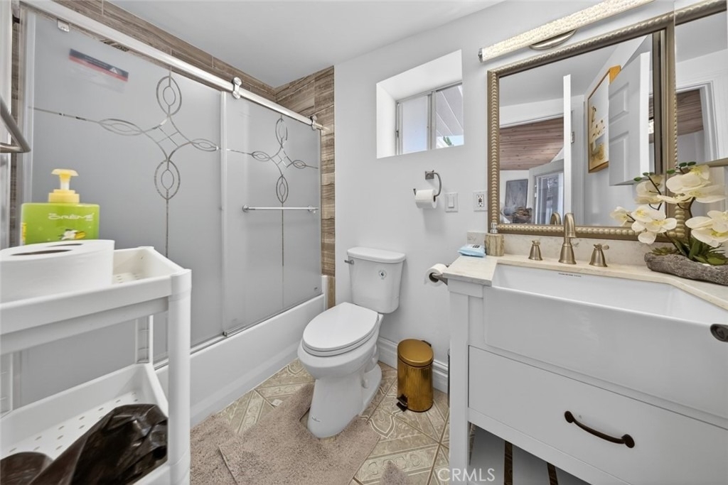 327 Vine - Photo 34