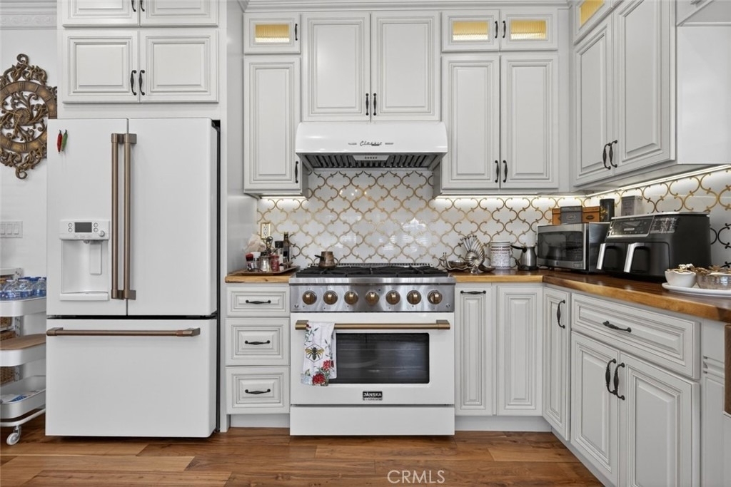 327 Vine - Photo 15