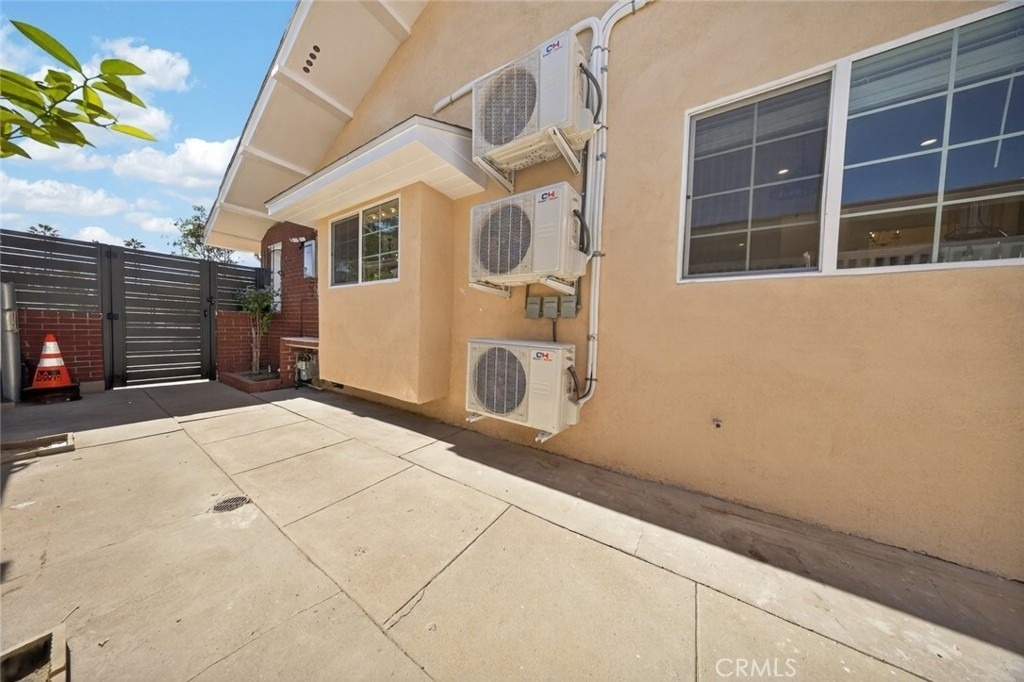 327 Vine - Photo 44