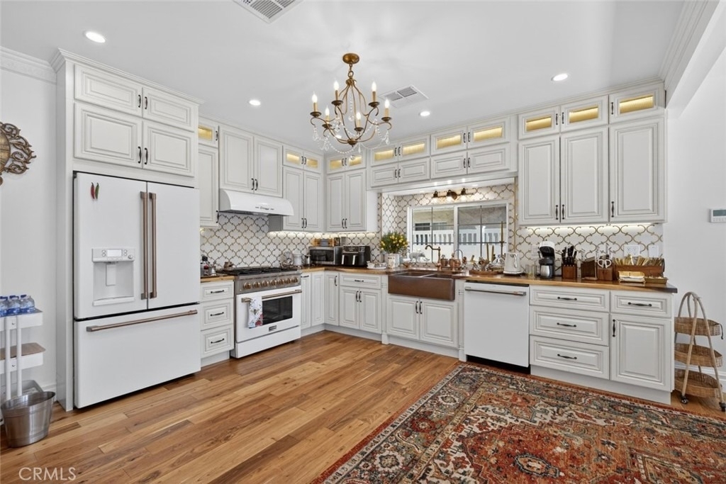 327 Vine - Photo 14