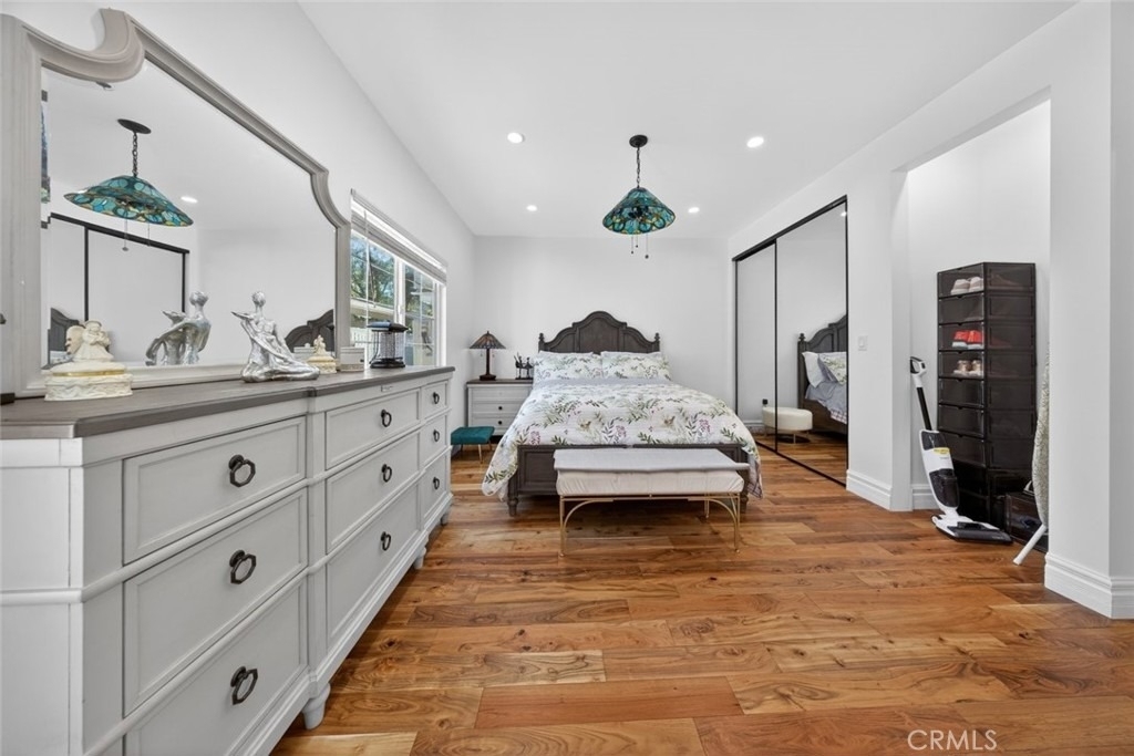 327 Vine - Photo 26
