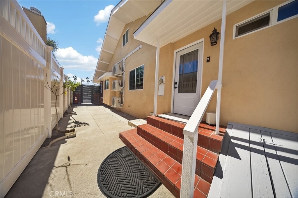 327 Vine - Photo 38