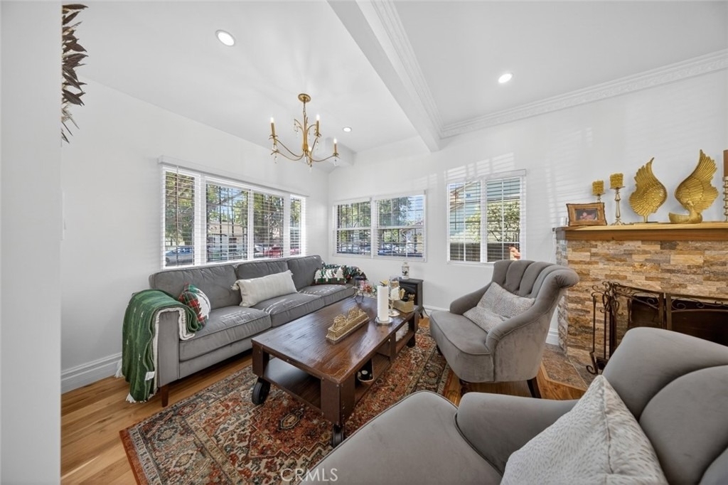 327 Vine - Photo 7