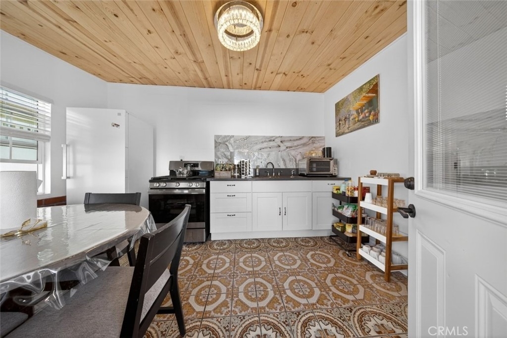 327 Vine - Photo 40
