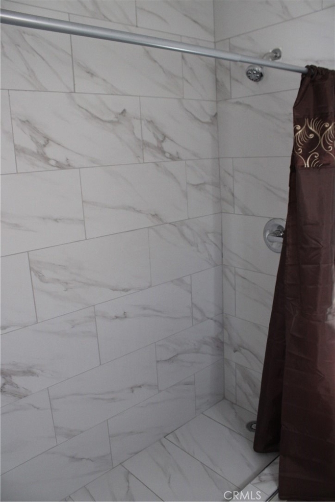 1823 W 45th Street - Photo 3