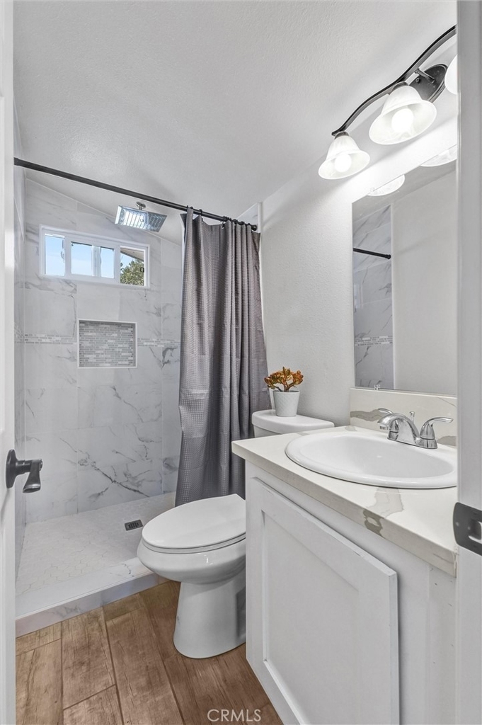 235 W 58th - Photo 14