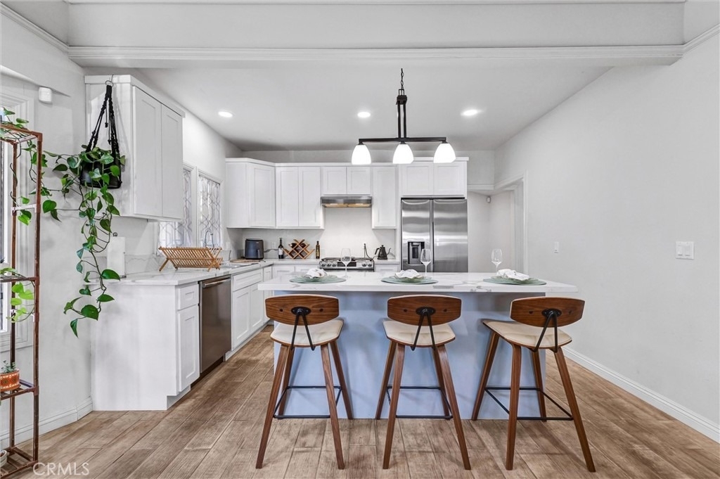 235 W 58th - Photo 6