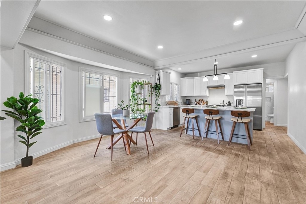 235 W 58th - Photo 4