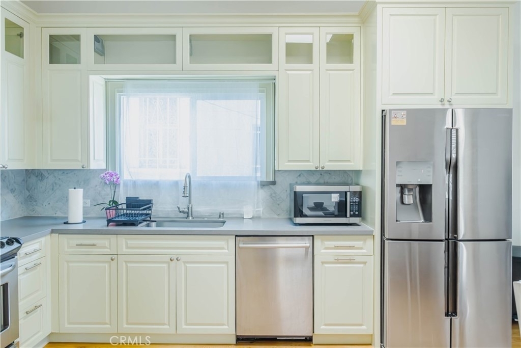1275 W 23rd - Photo 16