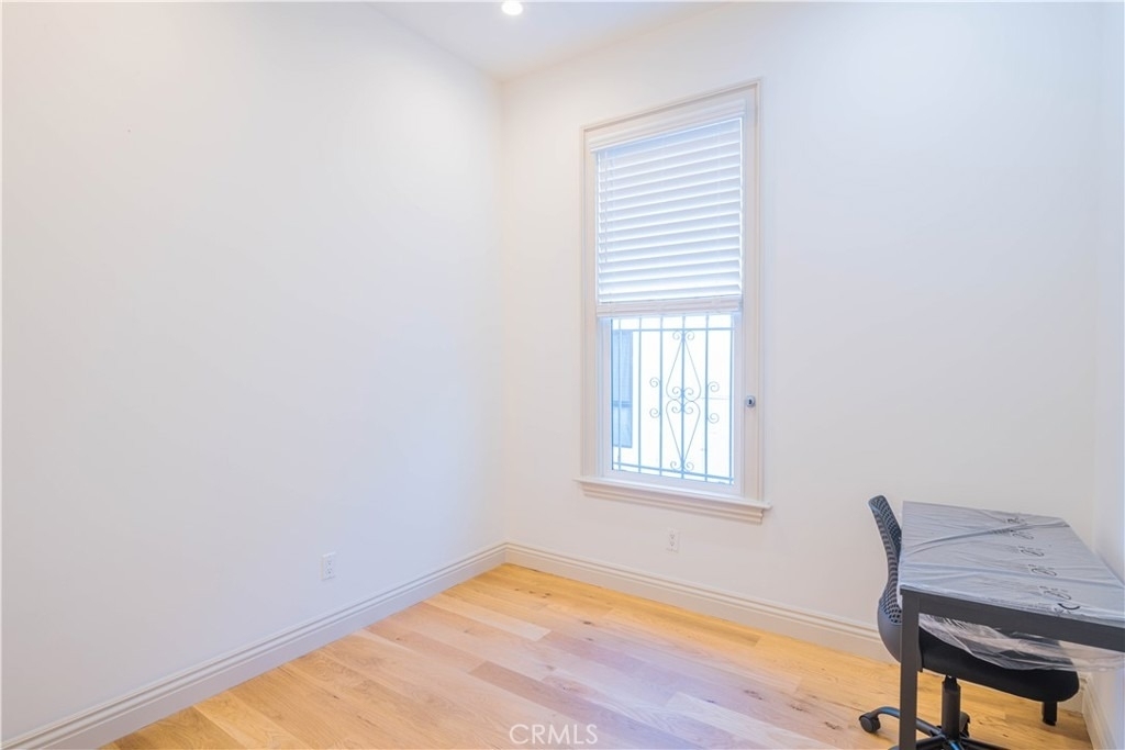 1275 W 23rd - Photo 27