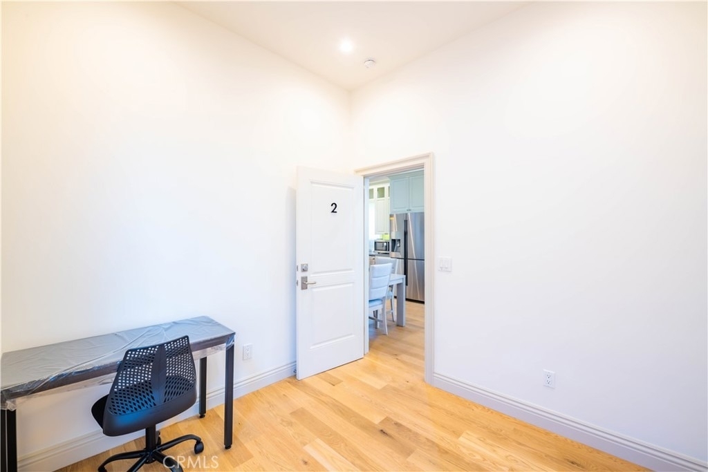 1275 W 23rd - Photo 23