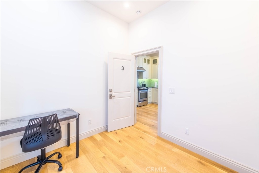 1275 W 23rd - Photo 26