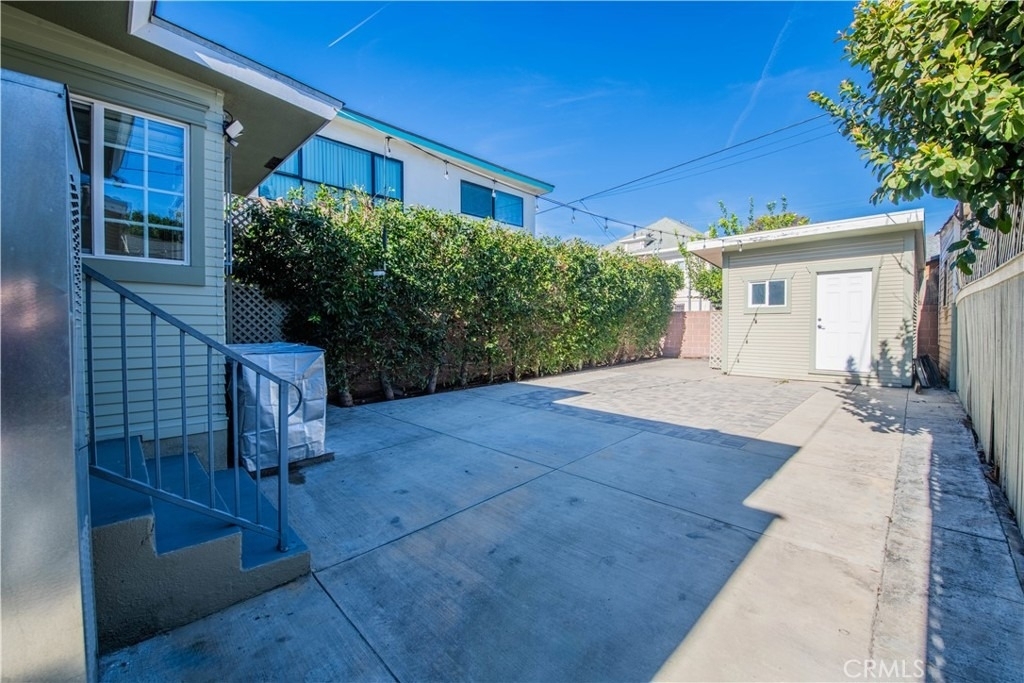 1275 W 23rd - Photo 32