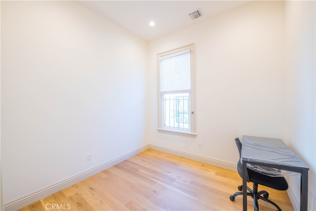 1275 W 23rd - Photo 24