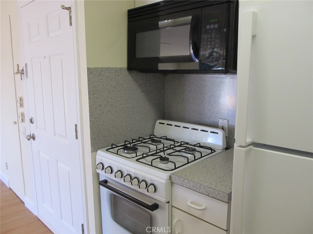 2035 4th Street - Photo 6