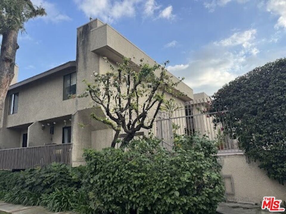 15215 Magnolia Boulevard - Photo 16