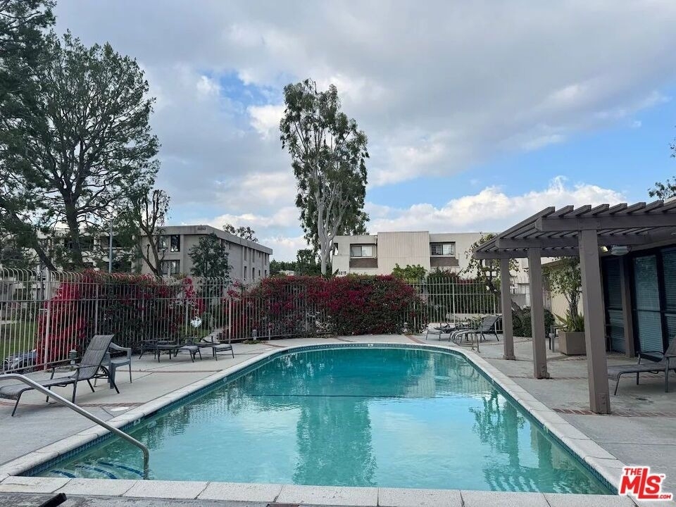 15215 Magnolia Boulevard - Photo 17