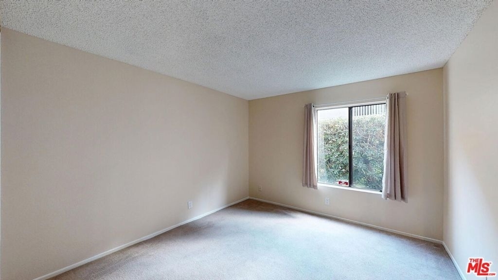 15215 Magnolia Boulevard - Photo 6