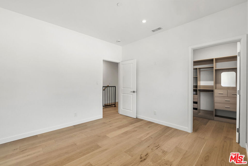 824 N Orange Grove Avenue - Photo 17