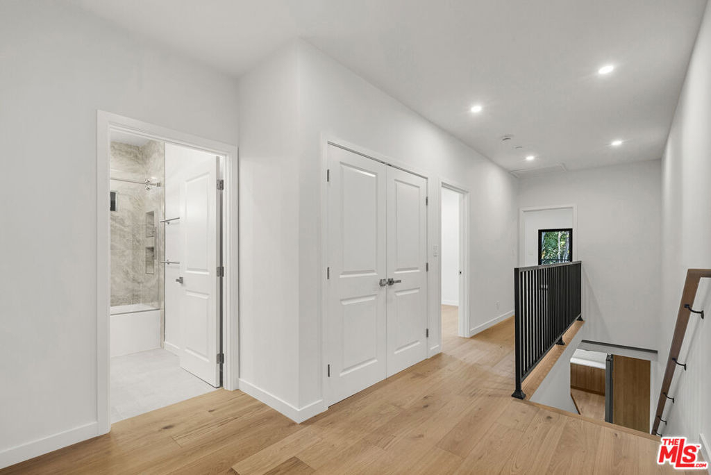 824 N Orange Grove Avenue - Photo 10