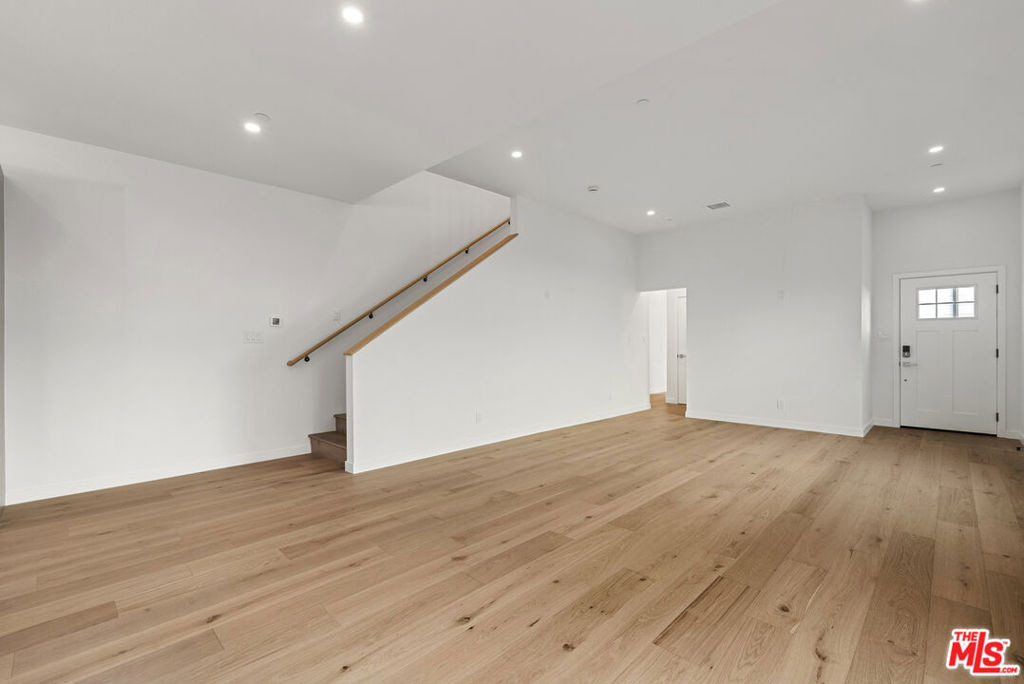 824 N Orange Grove Avenue - Photo 7