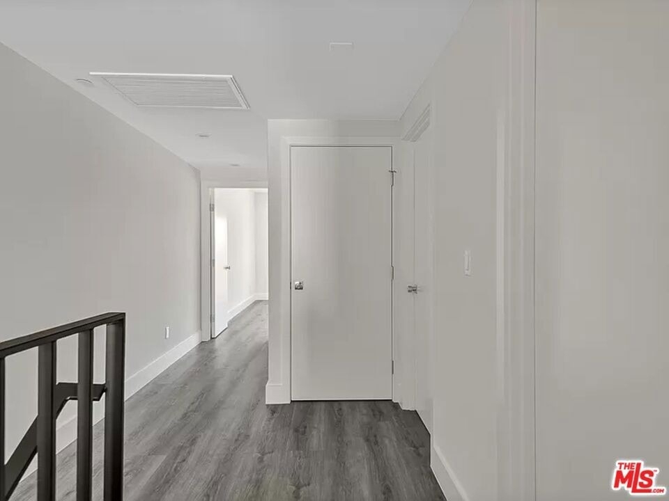 5752 Kester Avenue - Photo 6