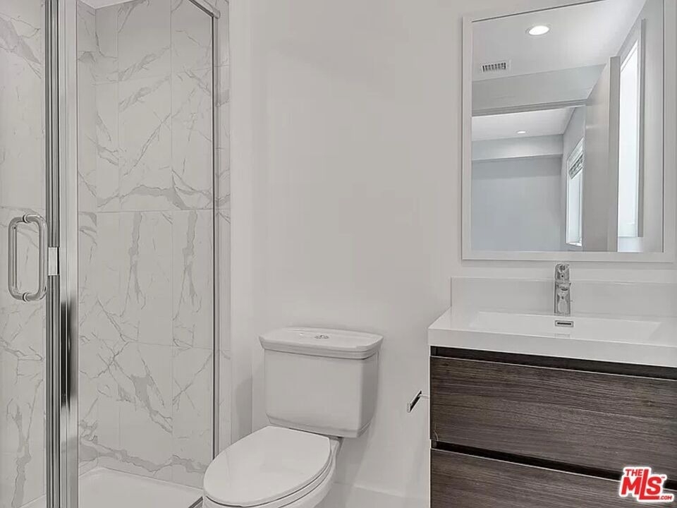 5752 Kester Avenue - Photo 9