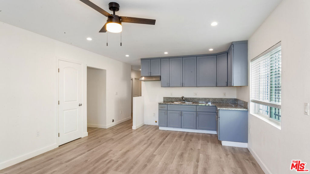 601 W 49th Street - Photo 1