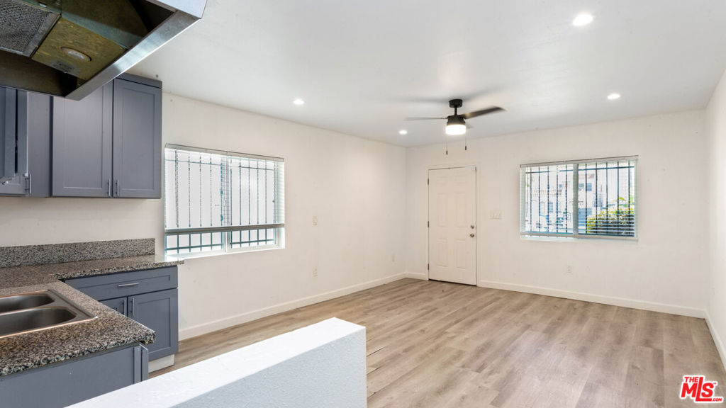 601 W 49th Street - Photo 3