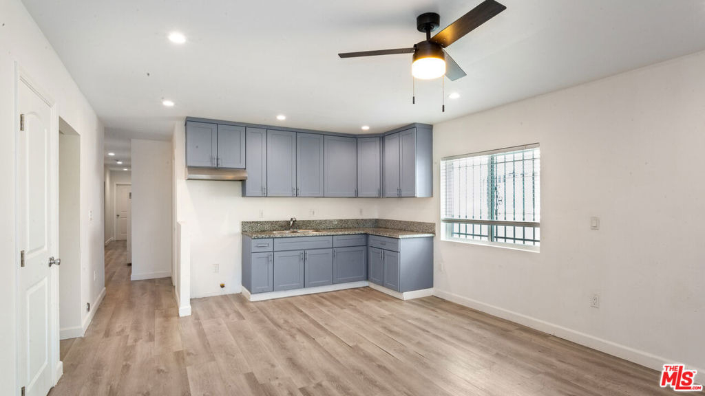 601 W 49th Street - Photo 2