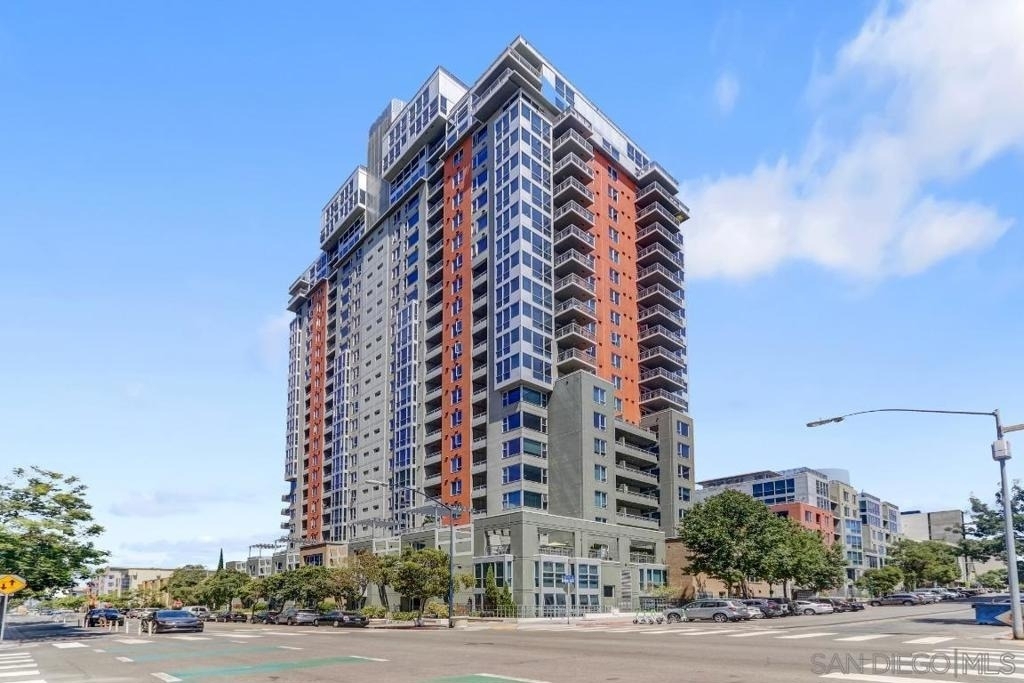 300 W Beech St - Photo 27