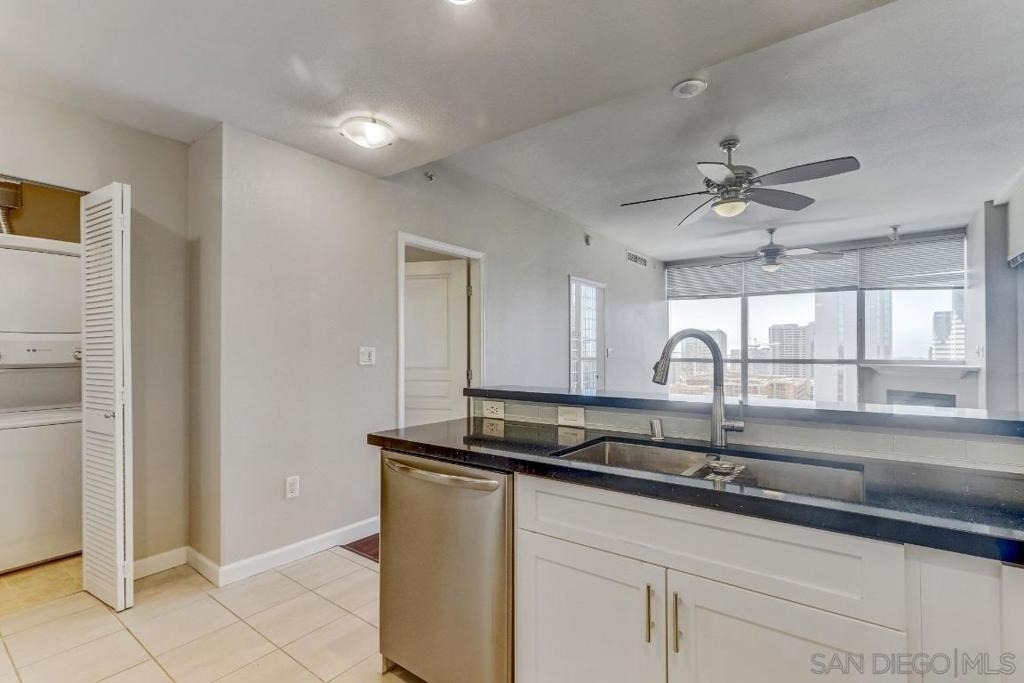 300 W Beech St - Photo 9