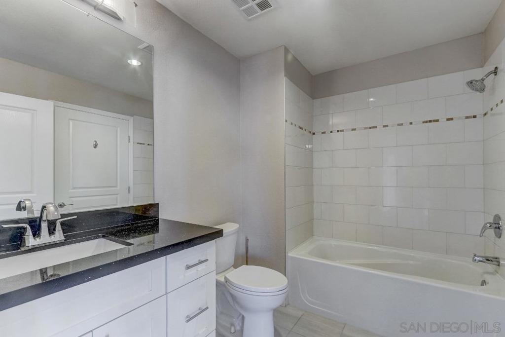 300 W Beech St - Photo 14