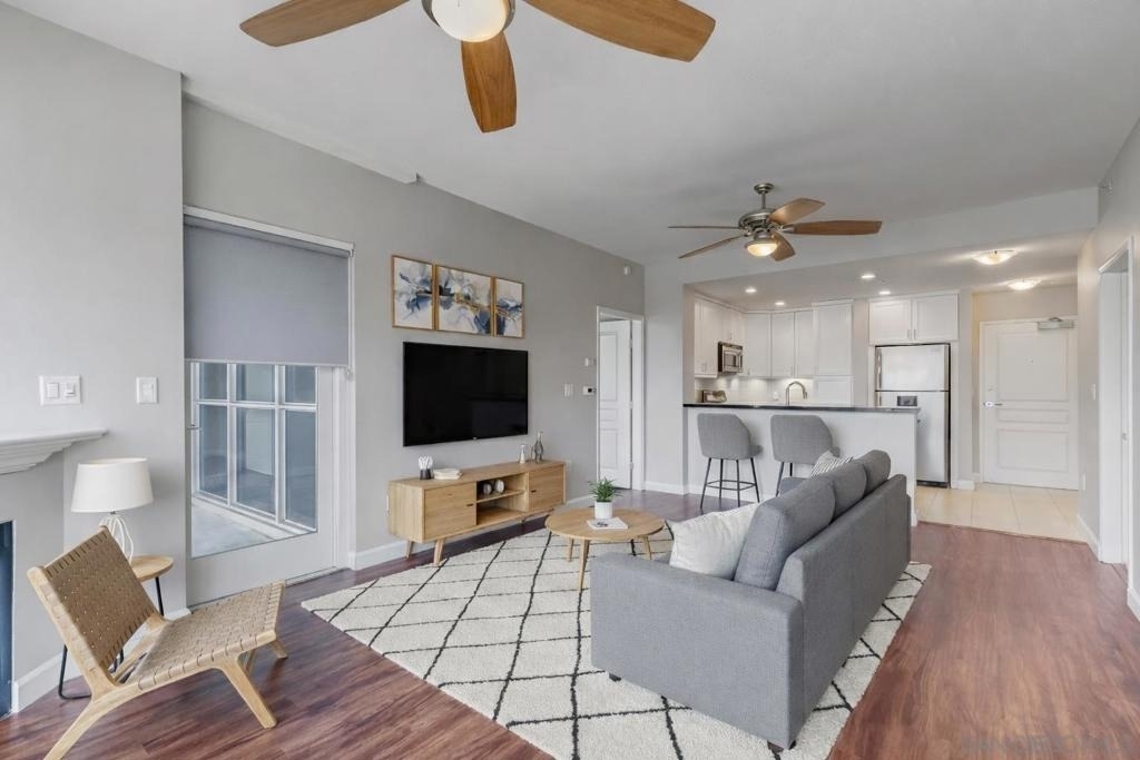 300 W Beech St - Photo 5