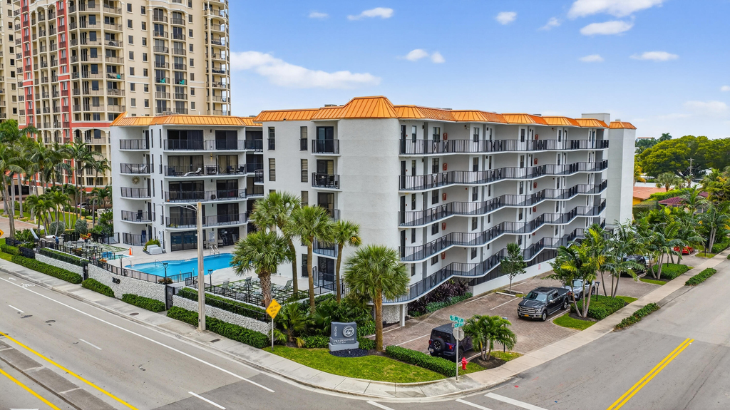 2029 N Ocean Boulevard - Photo 0