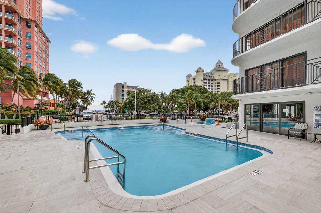 2029 N Ocean Boulevard - Photo 31