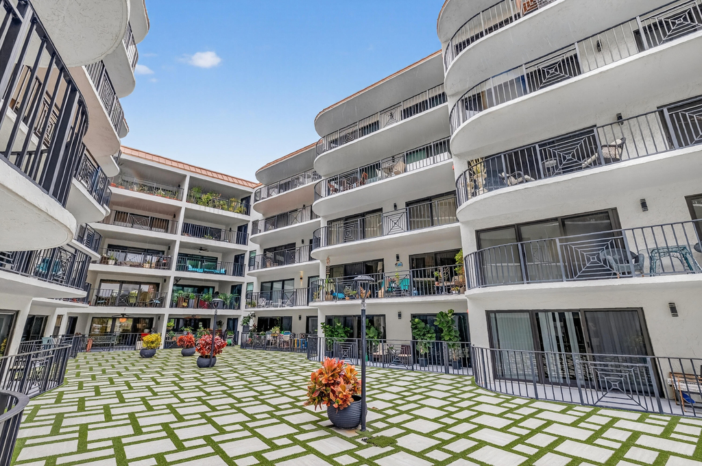 2029 N Ocean Boulevard - Photo 34
