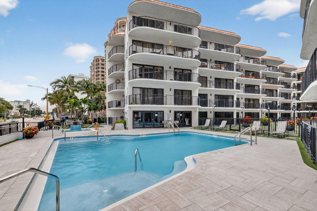 2029 N Ocean Boulevard - Photo 32