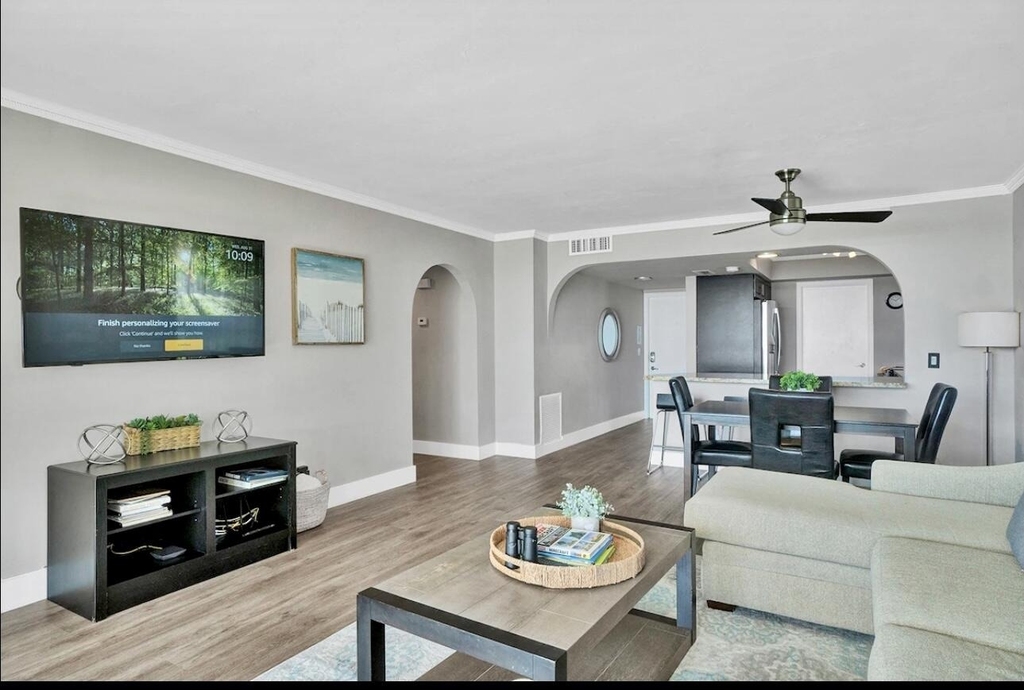 300 Croton Avenue - Photo 1