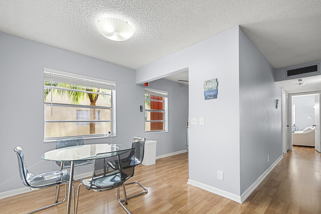 605 Flanders M - Photo 6