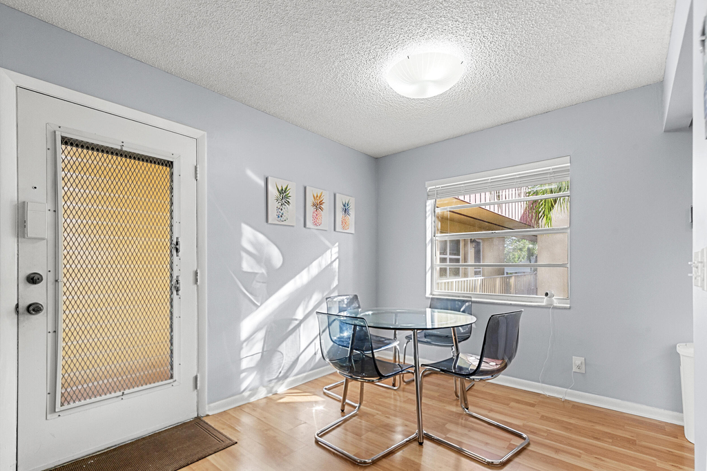 605 Flanders M - Photo 5