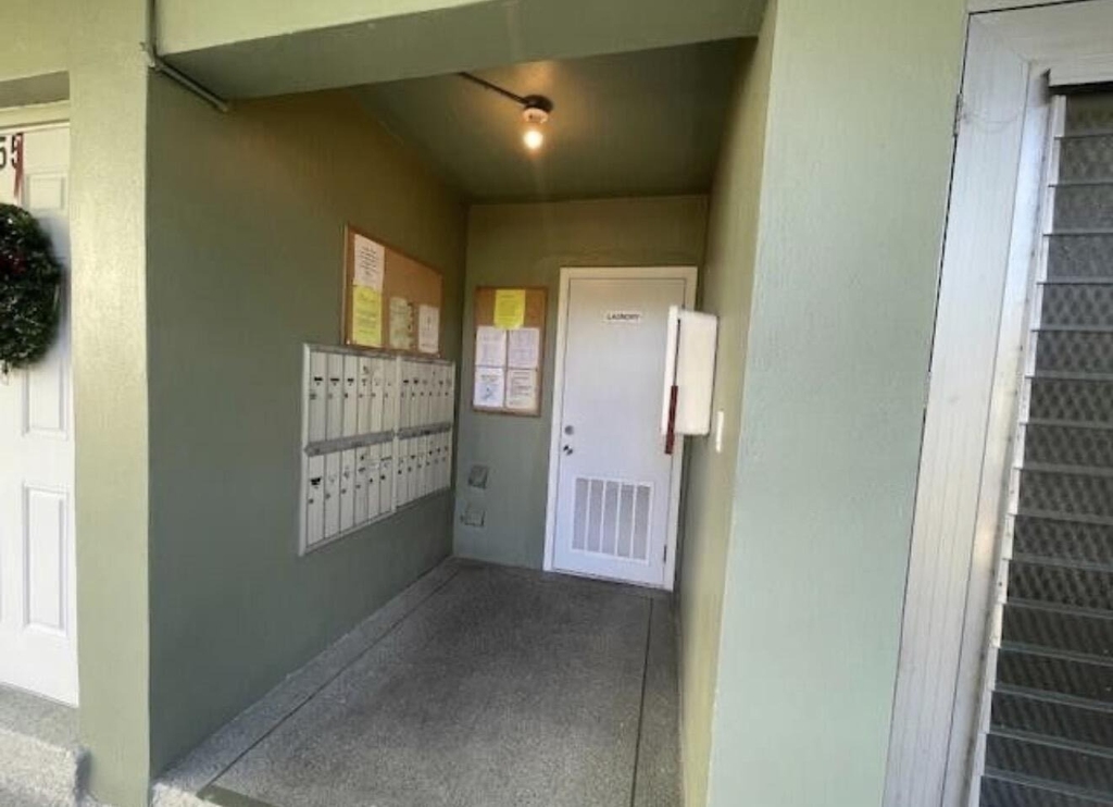 66 Easthampton C - Photo 3