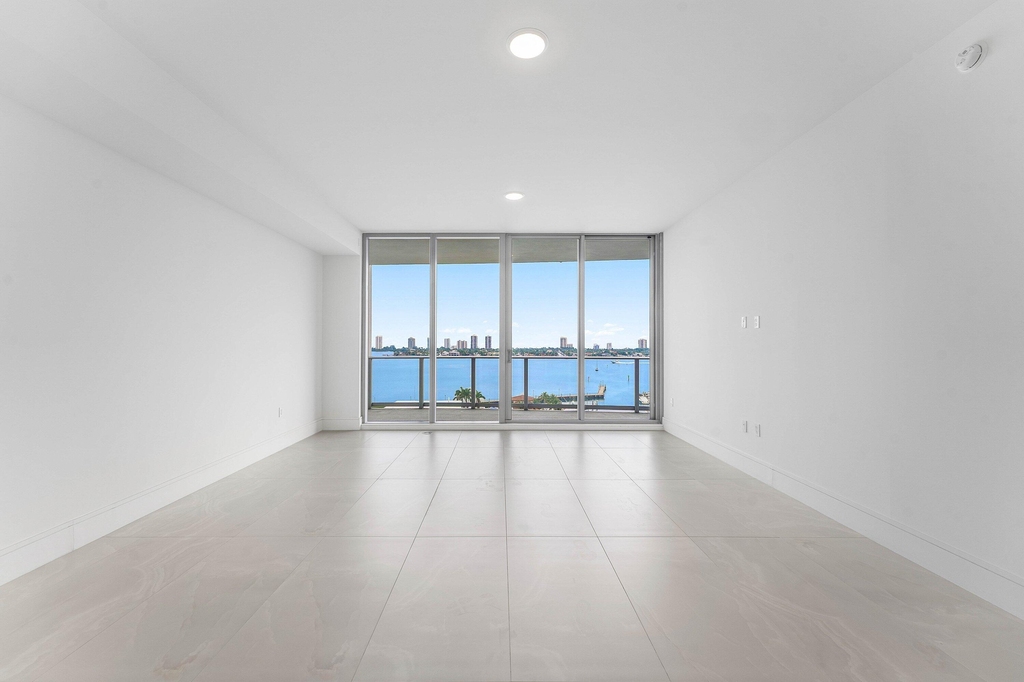 220 Lake Shore Drive - Photo 8
