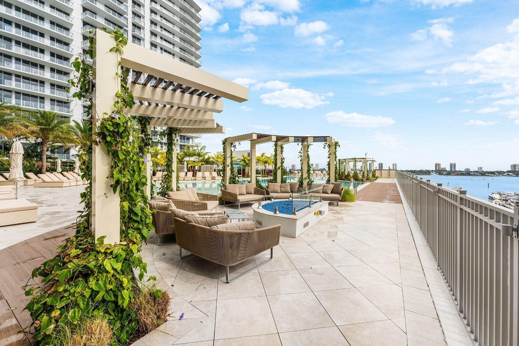 220 Lake Shore Drive - Photo 61
